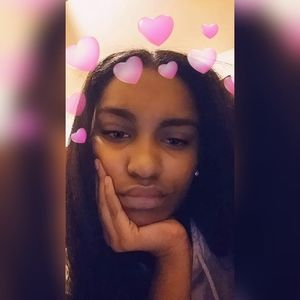 Meet your Posher, Monaee